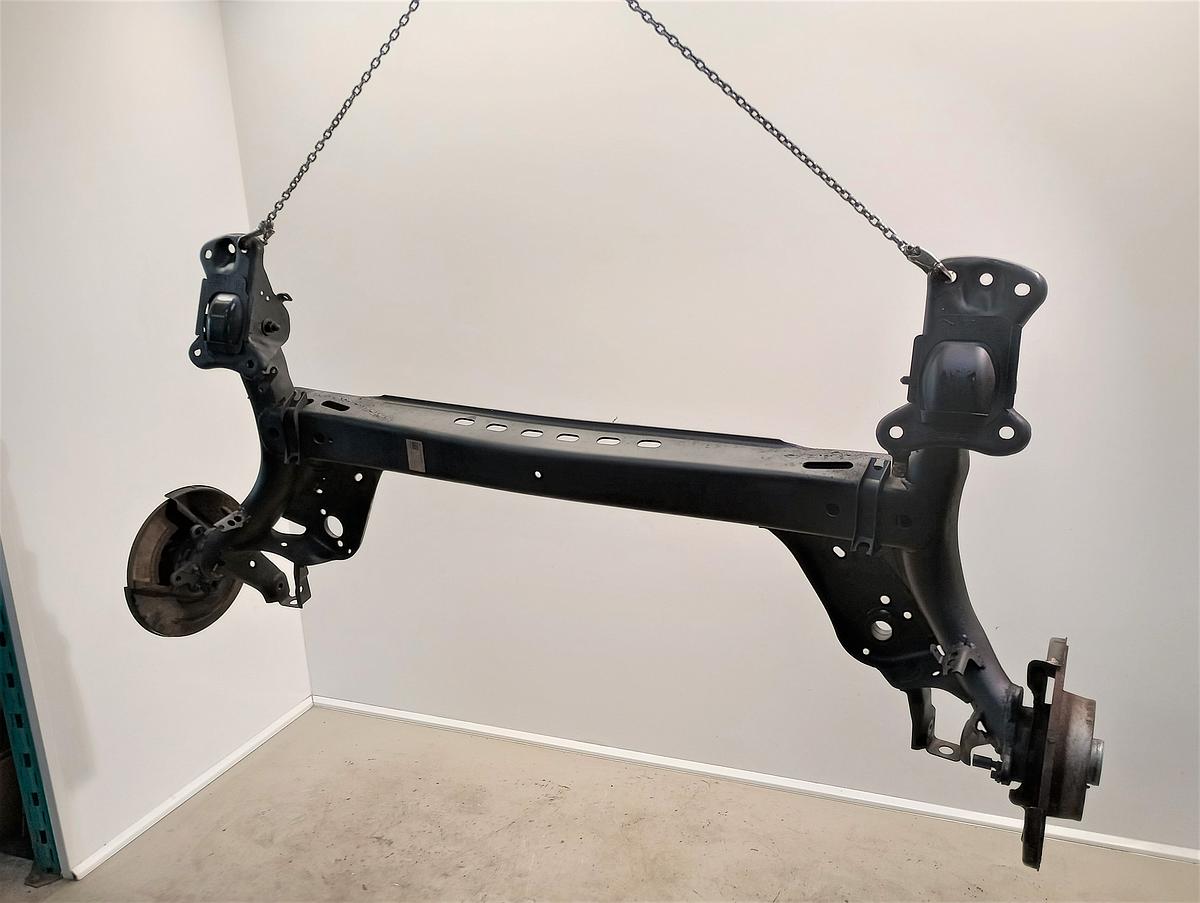 VW Golf VII Variant orig Hinterachse 1598ccm TDI 81KW 5Q0501049AF Bj 2015 VW Golf VII Variant orig Hinterachse 1598ccm TDI 81KW 5Q0501049AF Bj 2015